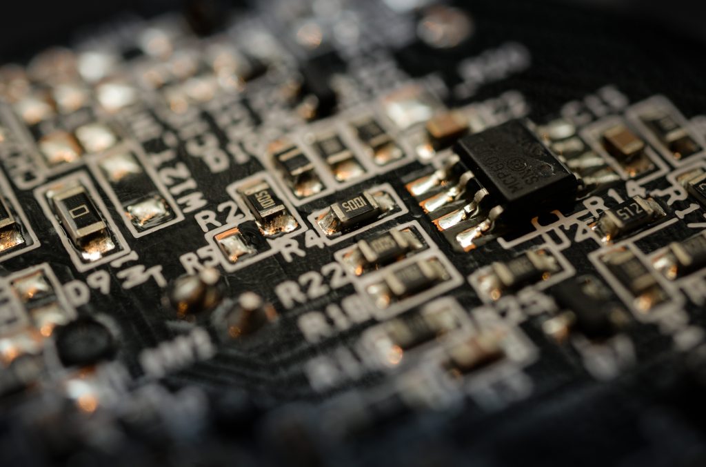 blur-capacitors-chips-1448561 blur-capacitors-chips-1448561